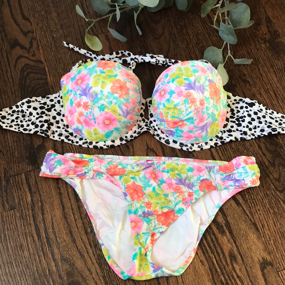 Fun Victoria’s Secret bikini